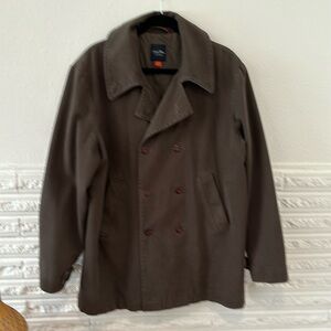 Men’s large pea coat, very good condition. Color is a gray/brown.